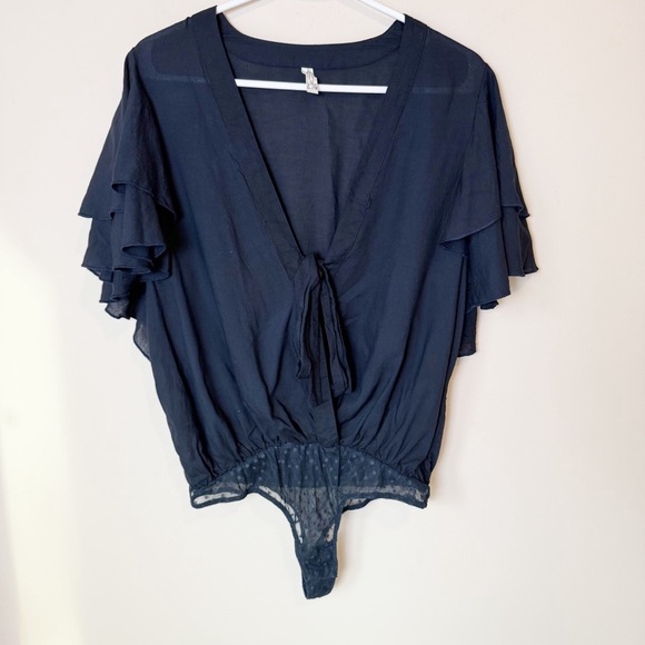 Free People Black Ruffle Sleeve Crotch Snap Blouse M - Picture 1 of 7